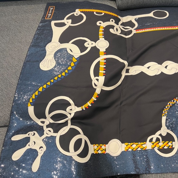 Hermes Shawl/Fabric Art - Picture 2 of 9